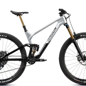 Genius 900 Ultimate RAw Carbon/Candy Red Flakes/Chrome